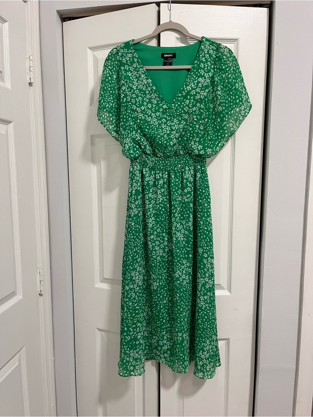 DKNY Green Floral V-Neck Midi Dress with Flutter Sleeves